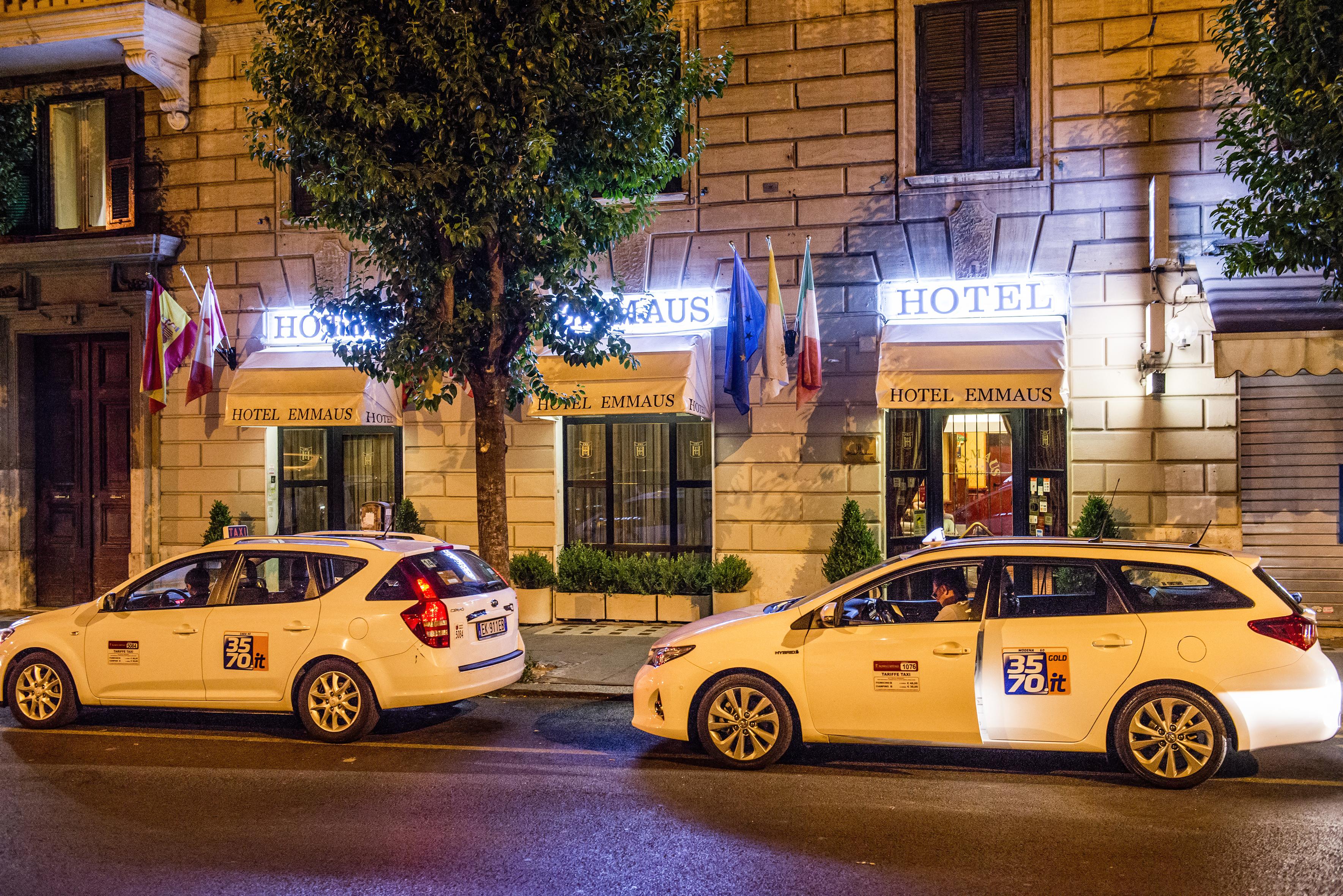Hotel Emmaus Рим Екстер'єр фото