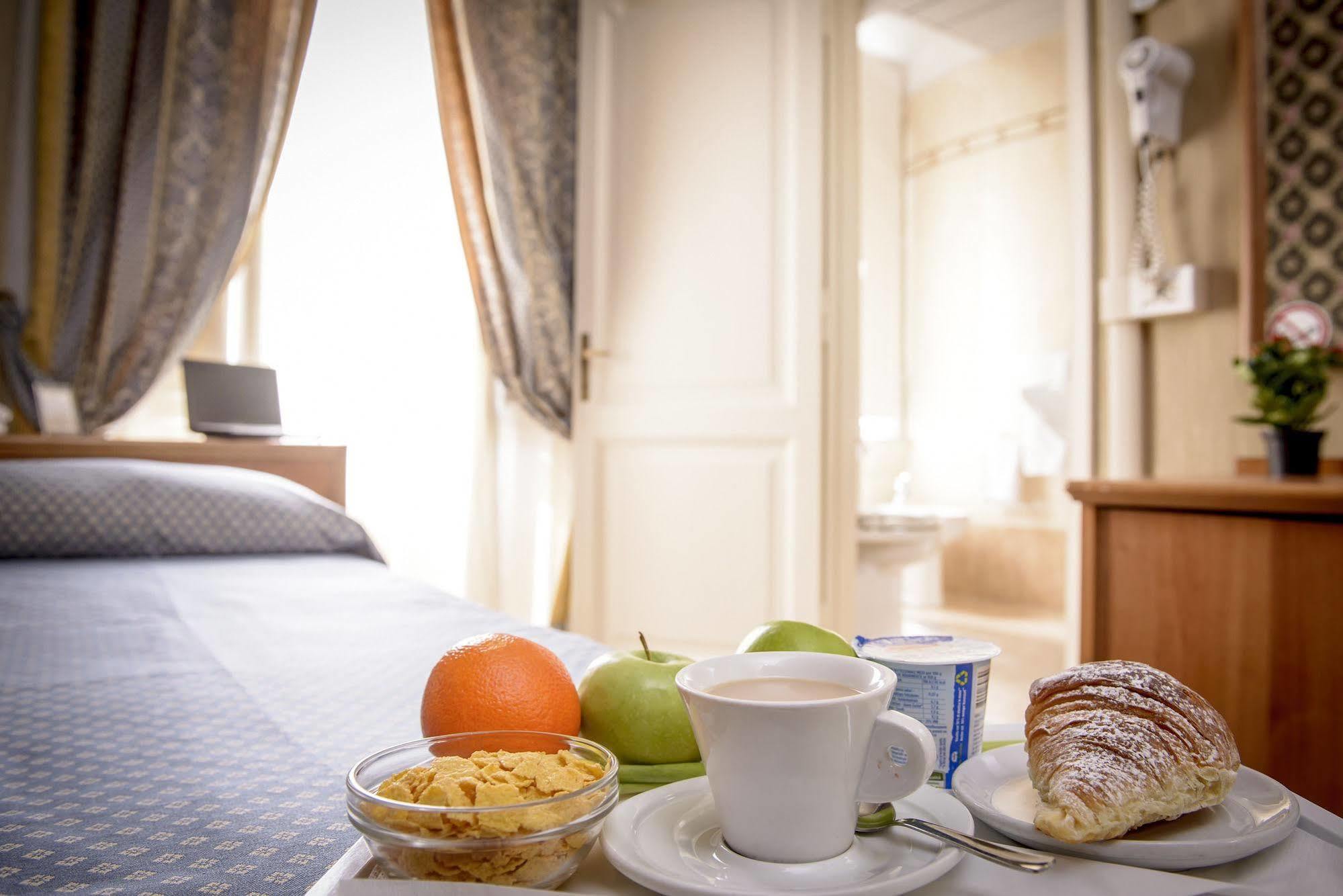 Hotel Emmaus Рим Екстер'єр фото