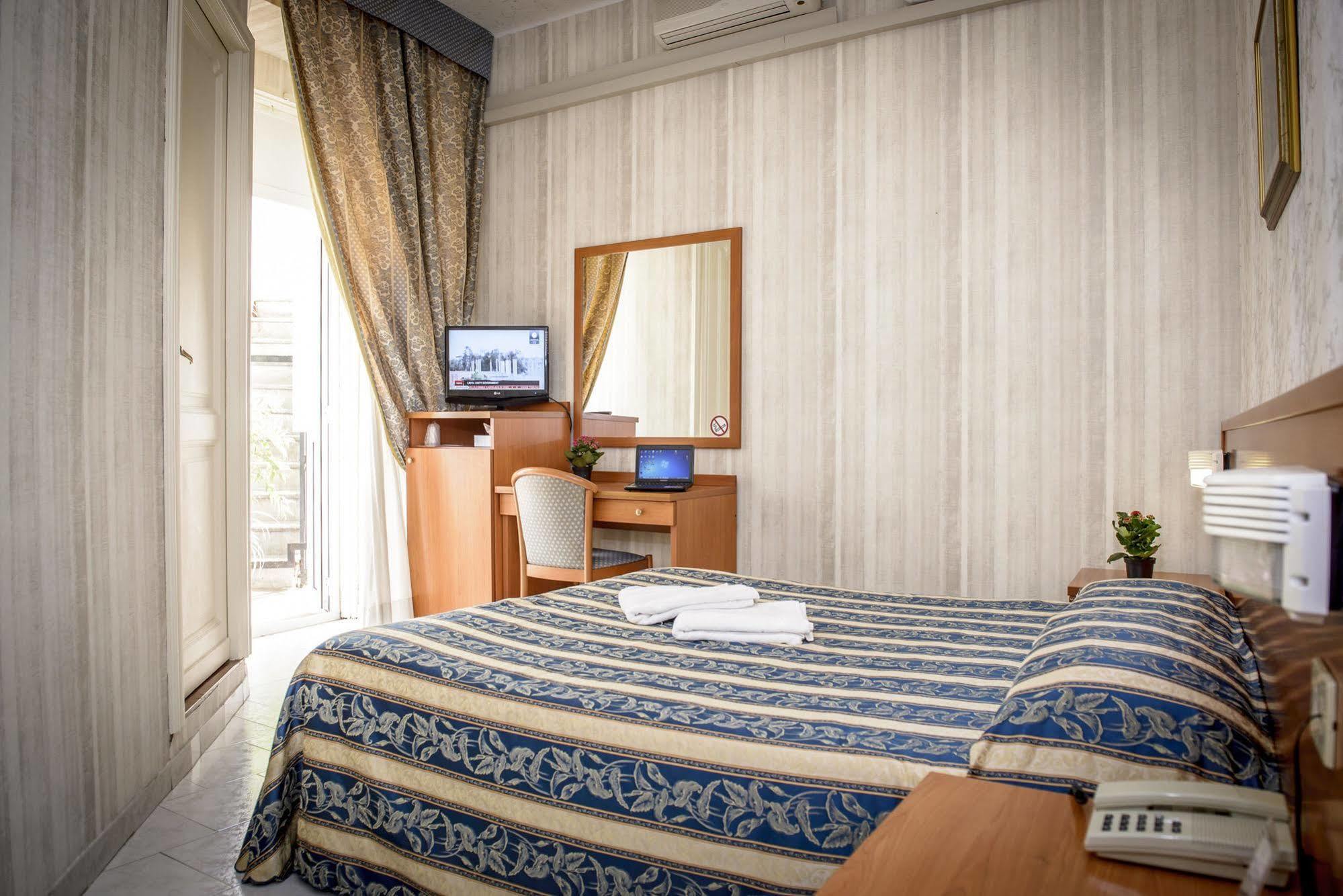 Hotel Emmaus Рим Екстер'єр фото