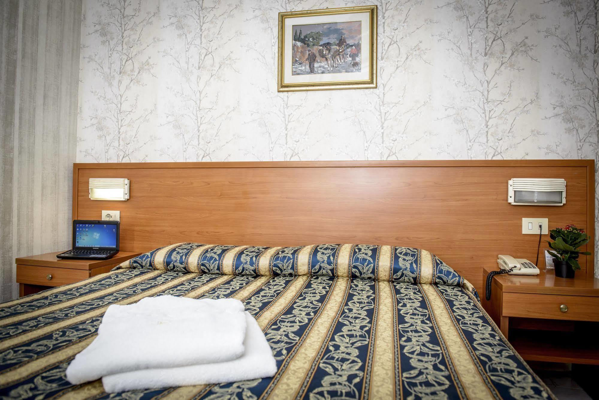 Hotel Emmaus Рим Екстер'єр фото